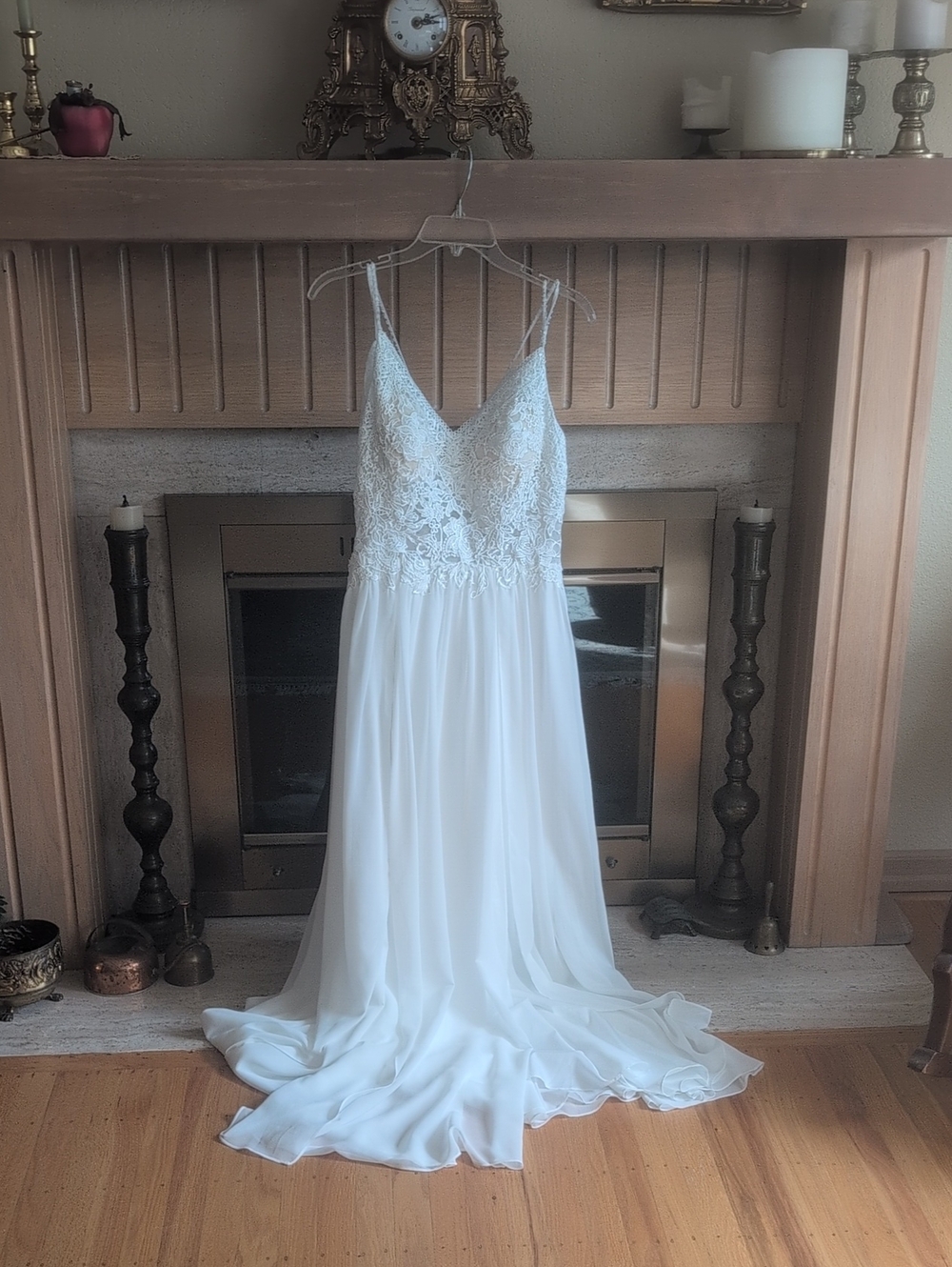 Lace Bodice Chiffon Wedding Dress in White